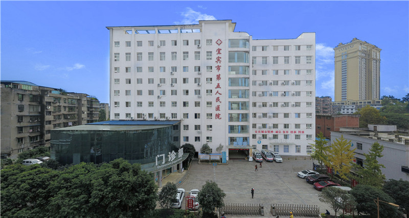 县医院正面3.jpg